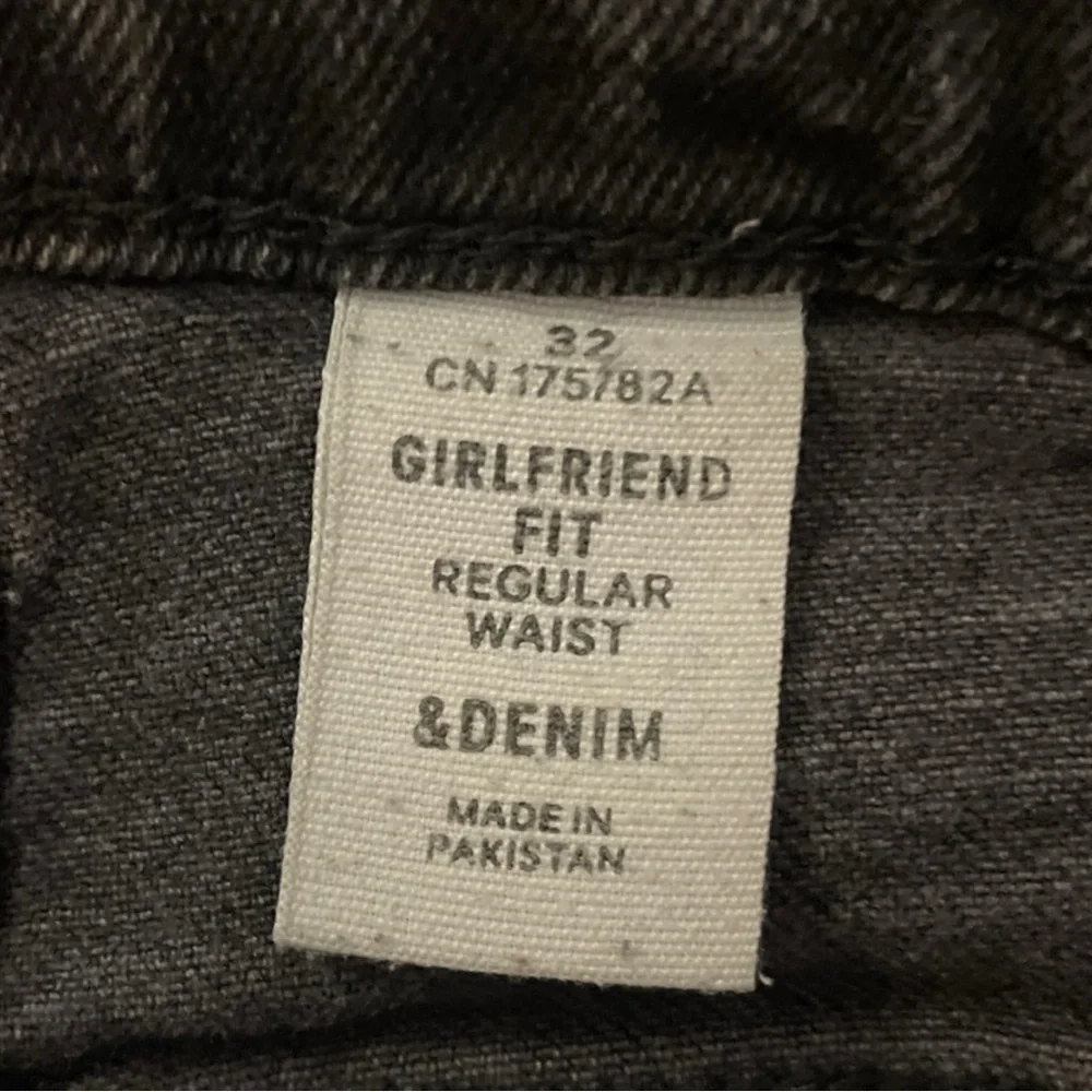 H&M Embroidered Floral Black Washed Denim Girlfriend Fit Jeans - Picture 8 of 12